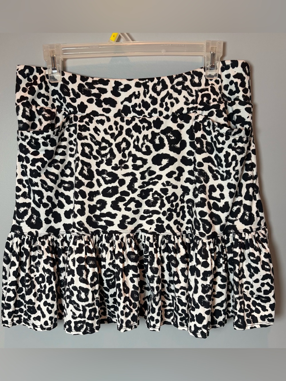 Tail Black and White Leopard Print Skort